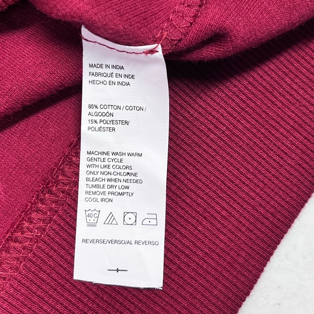 Van Heusen Men’s Medium Red 1/4 Zip Top. - Picture 10 of 10